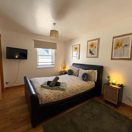 אינברנס Cosy City Centre Apartment מראה חיצוני תמונה