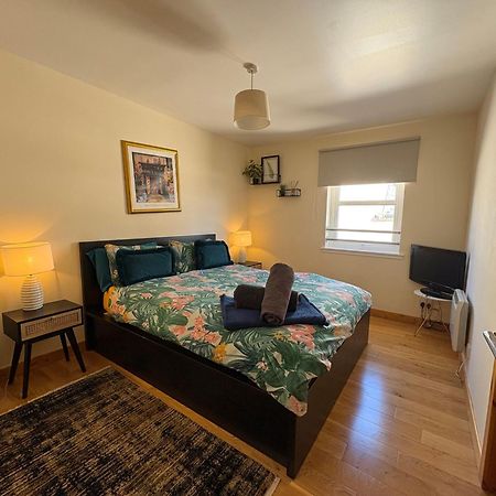 אינברנס Cosy City Centre Apartment מראה חיצוני תמונה