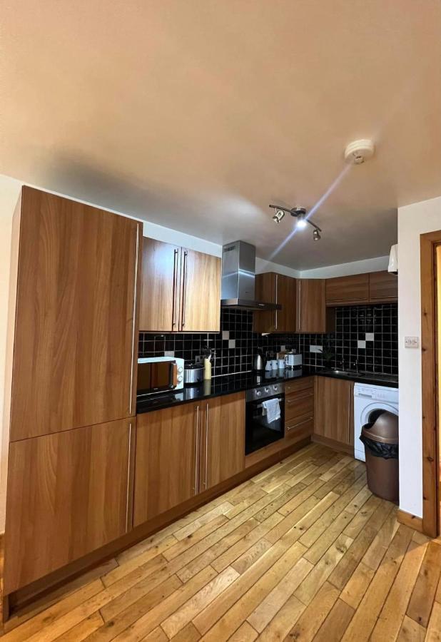 אינברנס Cosy City Centre Apartment מראה חיצוני תמונה