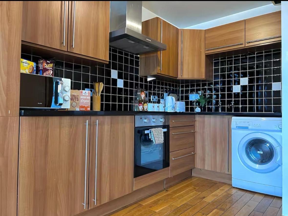 אינברנס Cosy City Centre Apartment מראה חיצוני תמונה